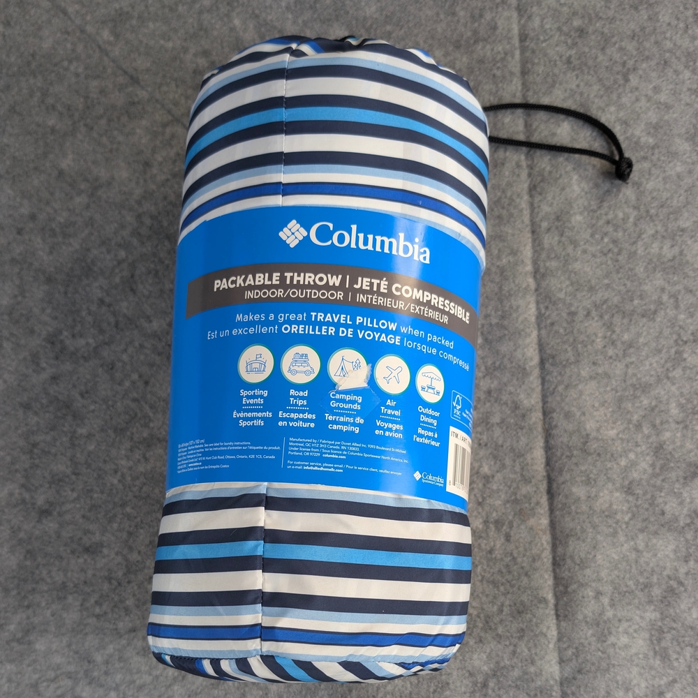 Columbia Blue and White Packable Throw Light Weight Indoor Outdoor